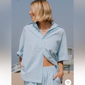 Daily Drills Seersucker boxy button down shirt NWT, teal/white stripe size XS/S